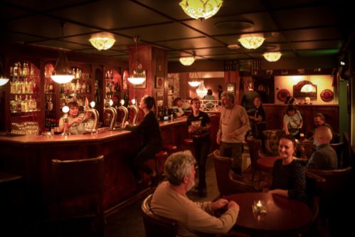 FREDAGS-AW PÅ HULINGEN 